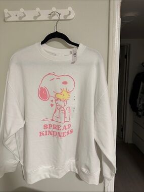 GAP White Sweatshirt with Pink & Yellow Snoopy "Spread Kindness"